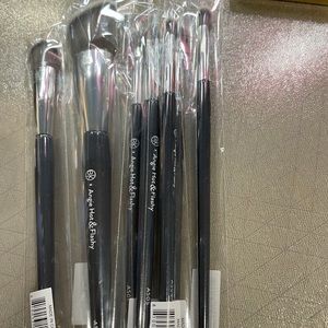 Bk Beauty x Angie Hot & Flashy makeup brushes